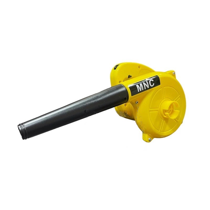 دستگاه دمنده و مکنده 500 وات ام ان سی مدل MC 5001 - دستگاه دمنده و مکنده MNC با کیفیتی مطلوب روانه بازار شده، موتور دستگاه با توان 500 وات و سرعت گردش آزاد 13000 دور در دقیقه کار می کند. این دستگاه همانطور که از نامش پیداست، قابلیت دمندگی را بر عهده دارد. روی دستگاه دکمه‌ای به نام قفل سوییچ تعبیه شده که با فشار دادن آن دستگاه در حالت روشن می‌ماند.همی ...
